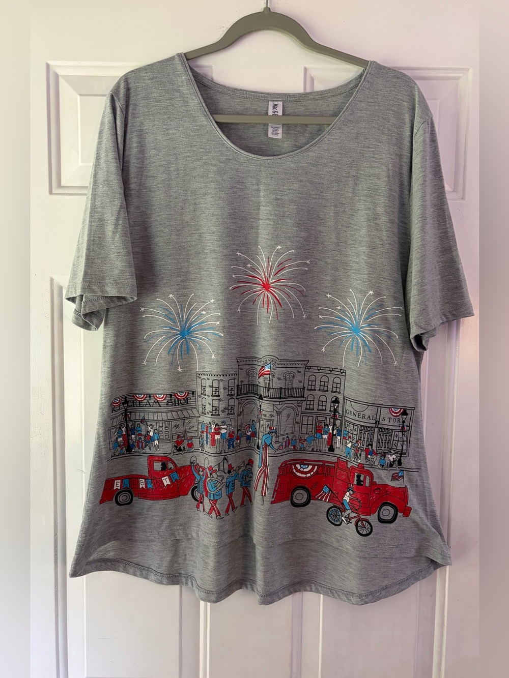 Mac & Belle USA Top XL Red Blue Patriotic Fourth of July American Flag Summer EC